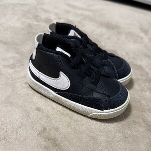 Infant Nike Kids Black and White High-Top Sneakers